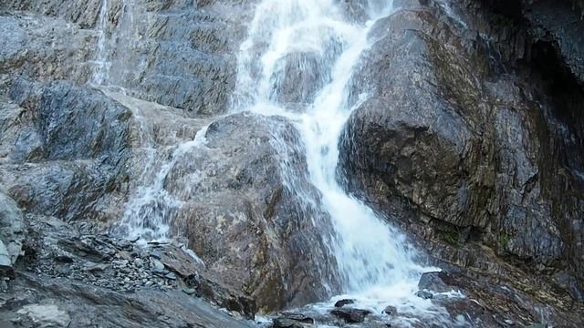 Водопад Ширлак возле Чуйского тракта (Горный Алтай). смотреть онлайн