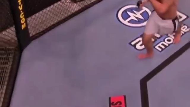 Зря он пресс прогуливал, хотя... смотреть онлайн