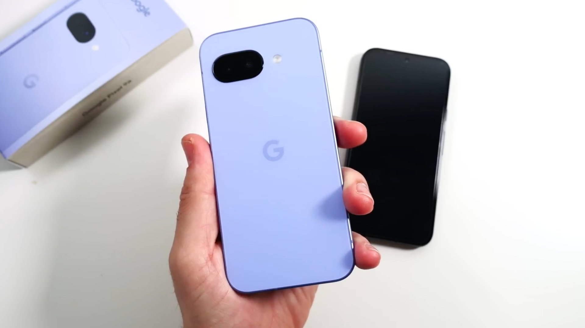 Распаковка Google Pixel 9a и первые впечатления!