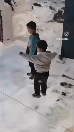 Это Китай.Очень круто.