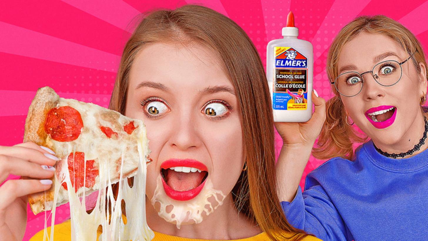 Сумасшедшие розыгрыши друзей 😂 Классные и весёлые шутки от 123 GO! 🎉✨ смотреть онлайн