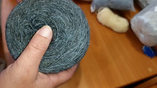 Мои запасы пряжи 🧶 Часть 3 🧶 Шерсть и полушерсть смотреть онлайн