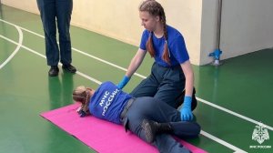 Сотрудники МЧС России провели занятие по оказанию первой помощи