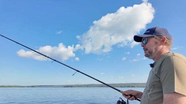 Жерех, окунь, щука. Клюёт почти на каждом забросе. Рыбалка без эхолота и навигатора.