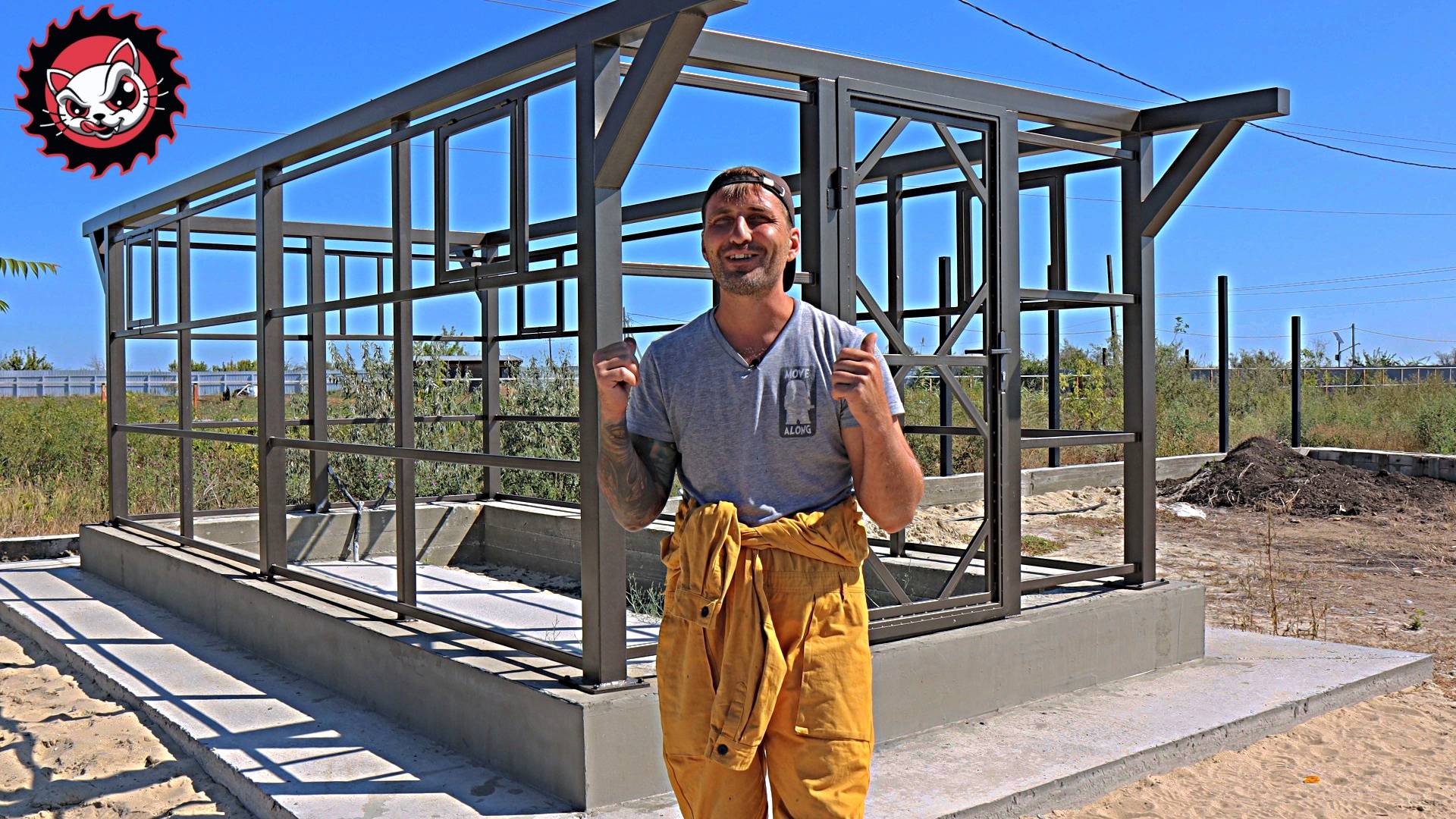 Моя маленькая, скромная теплица. Делаю каркас из метала. смотреть онлайн