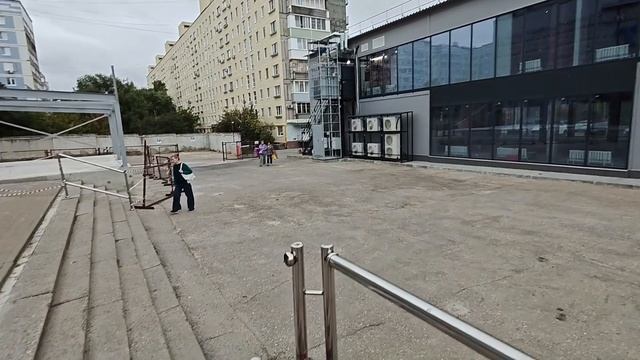 Станкозаводская зд.30, обзорное со входом в Пятерочку.mp4 смотреть онлайн