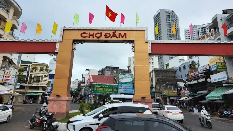 Экшн/Vietnam/Nha-Trang/Chợ Đầm/Пошли на поиски рынка Чодам/12.09.25г смотреть онлайн
