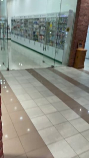 Девочка просит вкусняшки