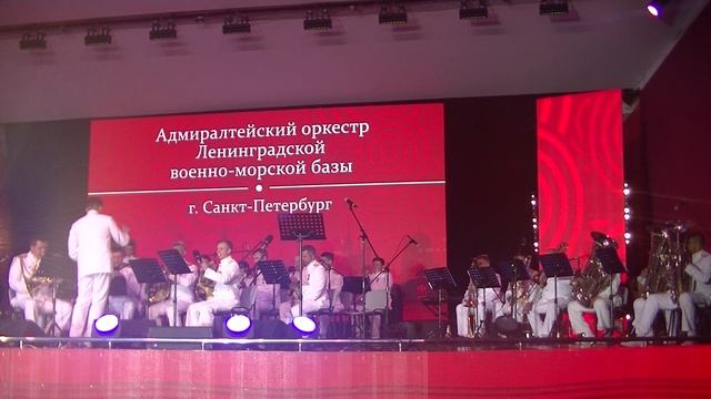 "Тройка". Красивый вальс от Адмиралтейского оркестра. смотреть онлайн