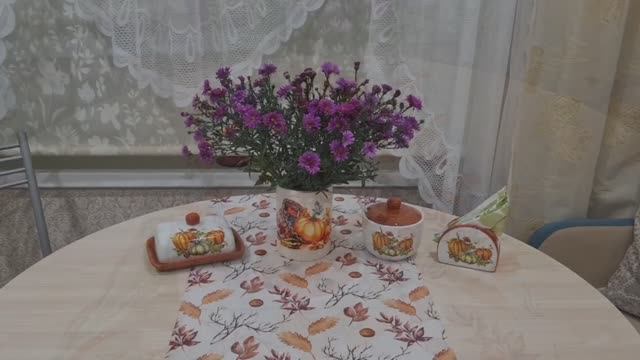 Осенний уют на кухне дома! 🍁Вкусный ужин и пирожные.🍰 Цветут Орхидеи.🌸 смотреть онлайн