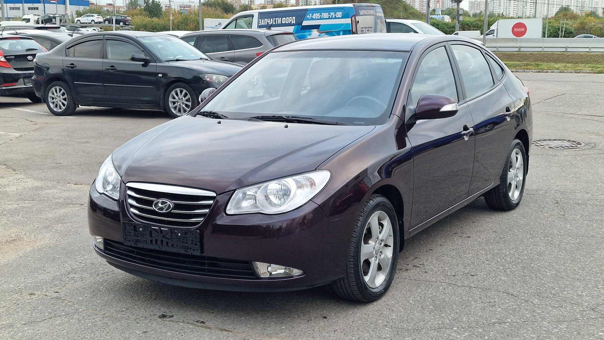 Hyundai Elantra (2010) смотреть онлайн