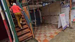 Он хочет купить тут жильё. Я тут жить не хочу! Из наркоманки в гуру. Прощальный обед в Little Buddha