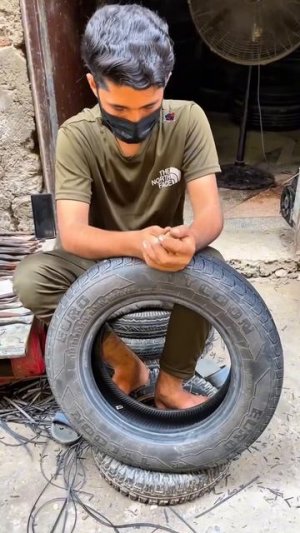 Вроде рукастый. Только на этих покрышках должны ездить его родственники.