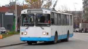 Троллейбус Екатеринбурга БТЗ-5201 борт. №354 маршрут 33 на остановке "Красных командиров"