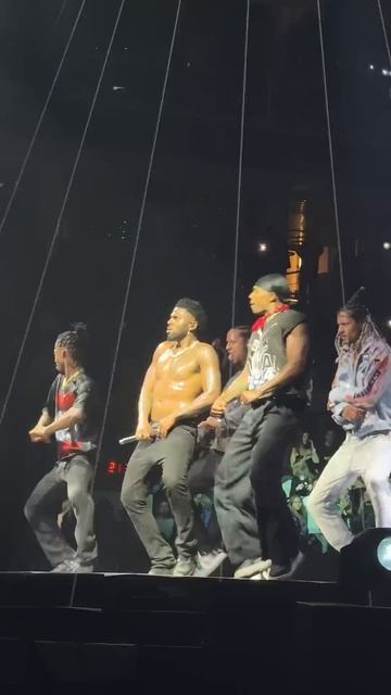 Джейсон Деруло в устроил ПОЖАР на сцене #jasonderulo смотреть онлайн