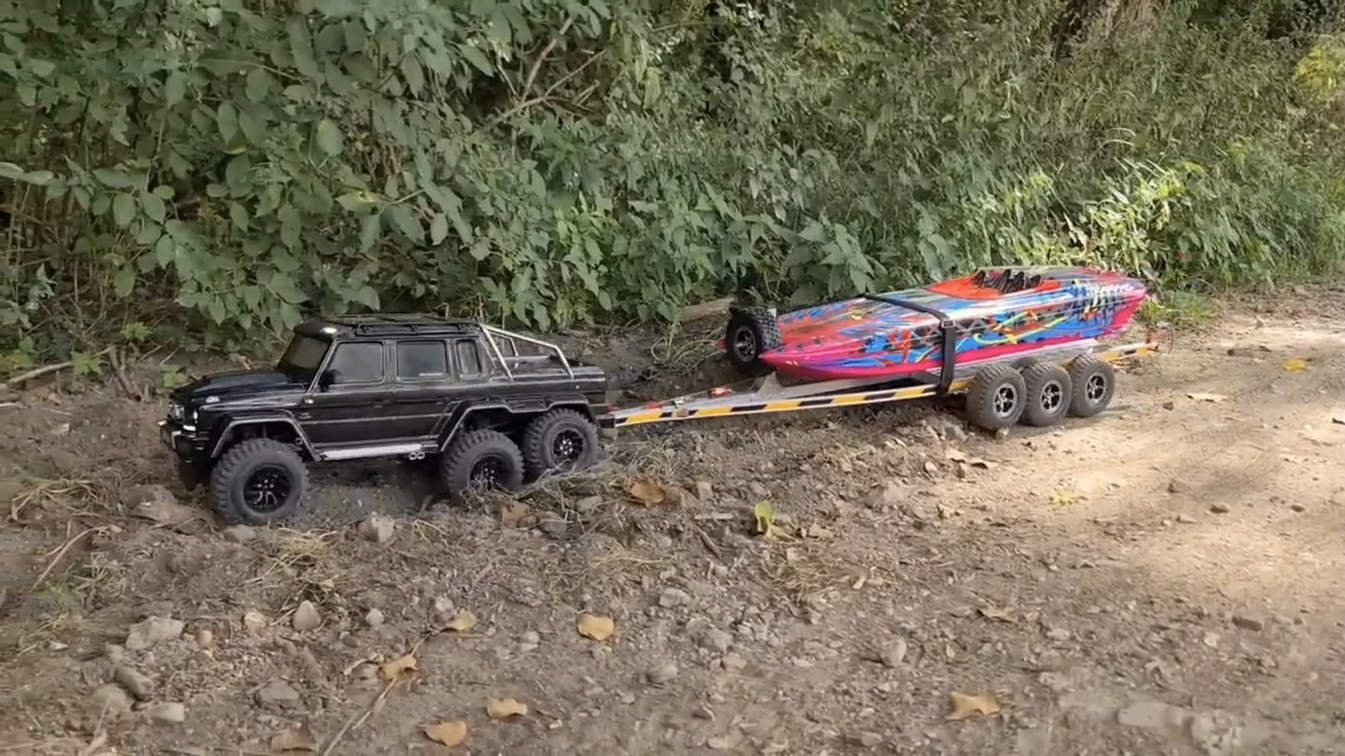 Mercedes 6x6 с лодкой смотреть онлайн