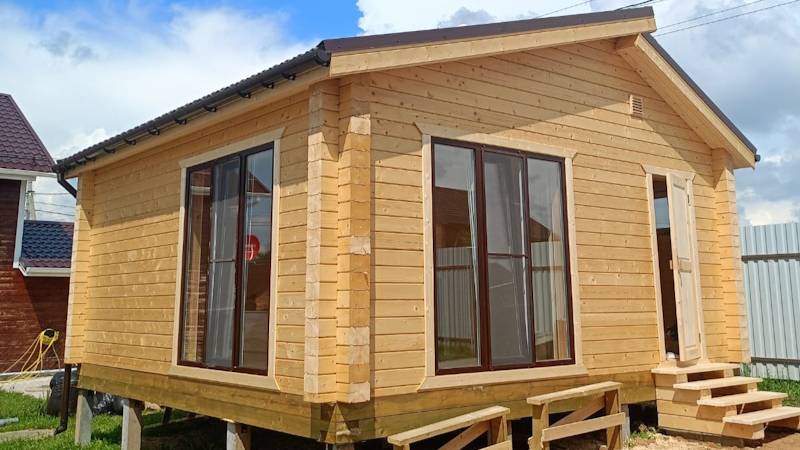 Угореть в хорошей бане нельзя, а вот поугорать от души – запросто! Баня под ключ из бруса в чашу смотреть онлайн