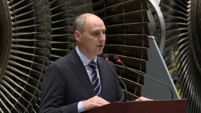 2025_10_01_Паслер посетил Уральский турбинный завод смотреть онлайн
