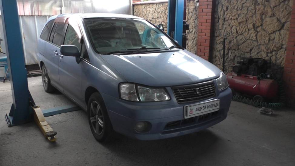 Установка проставок задних амортизаторов на Nissan Liberty 2,0 Ниссан Либерти 2000 года