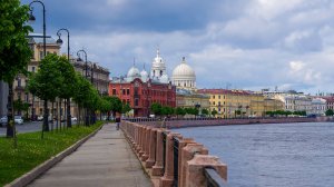 БЕЛЛА АХМАДУЛИНА "ПО УЛИЦЕ МОЕЙ КОТОРЫЙ ГОД.."