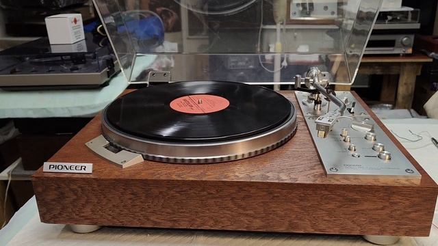 Pioneer A-700S классный проигрыватель виниловых пластинок (продаётся)