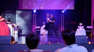 Поёт Сона Егорова... Ещё люблю... Танцует наш Игорь...