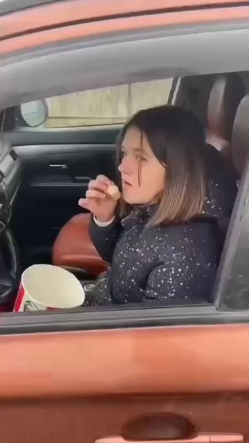 Покормила бездомного смотреть онлайн