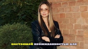 Агата Муцениеце официально сменила фамилию