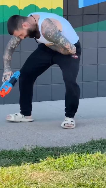 Alex Terrible Got Injured?! смотреть онлайн