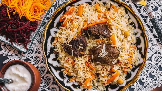 Плов из свинины на костре в казане смотреть онлайн