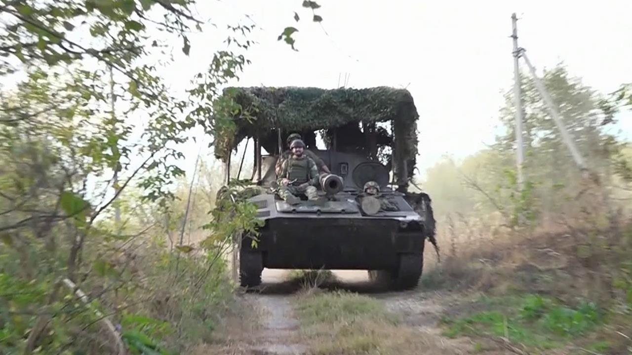 В Сумской области российские военные расширяют полосу безопасности у границы смотреть онлайн