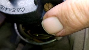 Нива 21213 пропуски зажигания. Замена крышки трамблера и бегунка