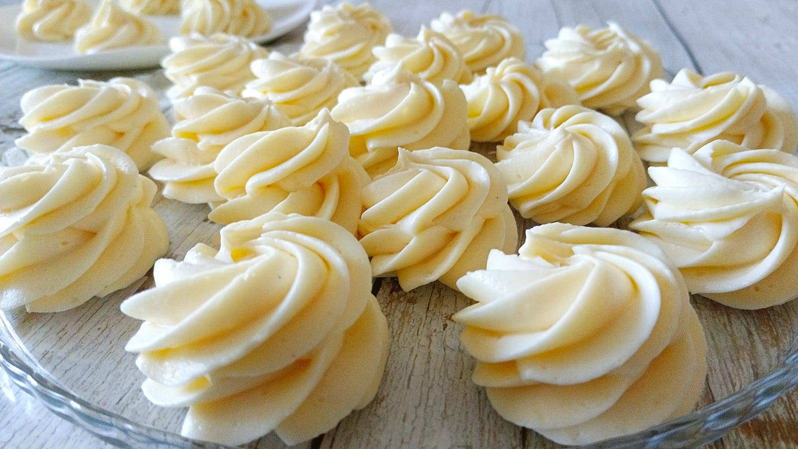 Крем пломбир на сметане. Вкусный крем из сметаны для тортов! смотреть онлайн