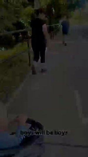 Мальчики 🤣и девочки