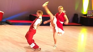 Танец БУГИ-ВУГИ в исполнении Сондре и Тани. #Танцы