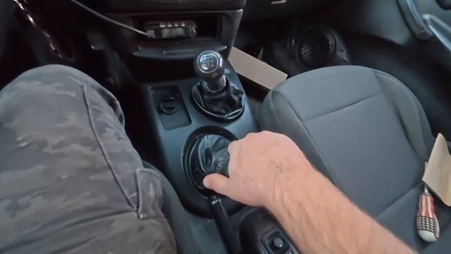 Как пользоваться раздаткой на Ниве Тревел или Шевроле Ниве смотреть онлайн