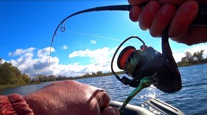 РЫБАЛКА НА СПИННИНГ в затоне реки ОКИ! Рыбалка на спиннинг осенью 2022!