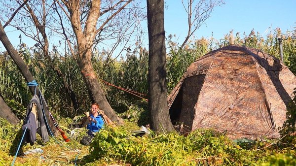 ВЗЯЛ ЖЕНУ на ОТКРЫТИЕ ОХОТЫ. НОЧЁВКА В ПАЛАТКЕ С ПЕЧКОЙ и РЫБАЛКА.  Охота на утку 2025