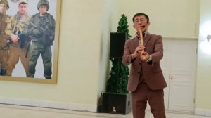 Так поет курай - башкирский национальный инструмент.