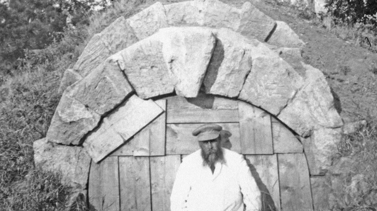 По всему миру находят капсулы с людьми не из нашего мира смотреть онлайн