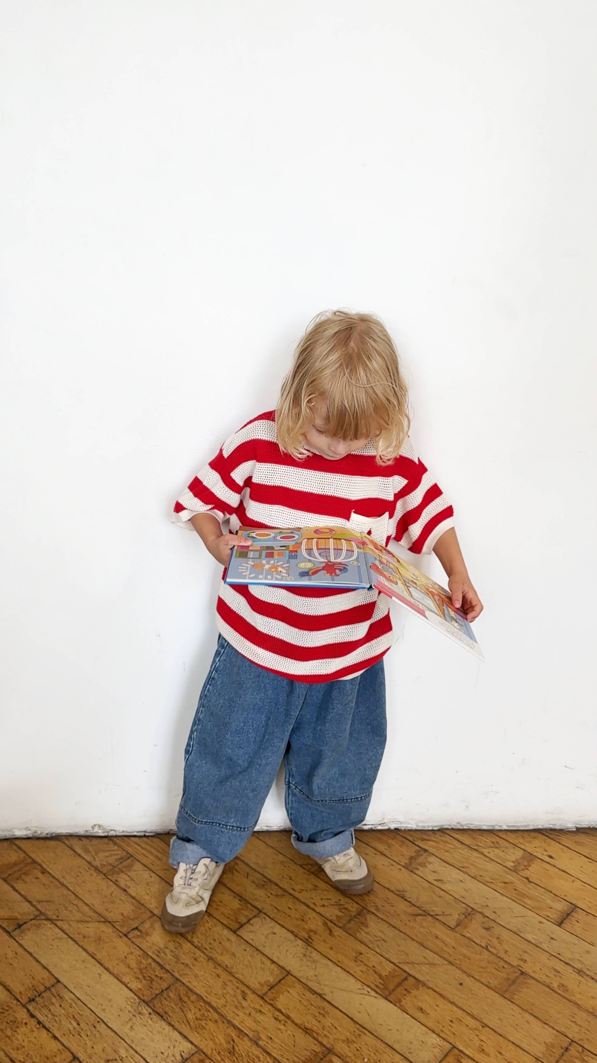 💬«Мама работает. Я тоже найду себе серьезное занятие, как взрослый!» смотреть онлайн