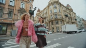 SELA YOUNG: что-то на юном