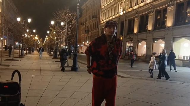 ТАНЦОР МАЙКЛ ЛЕГЕНДА НЕВСКОГО ТАНЦУЕТ НА НЕВСКОМ ПРОСПЕКТЕ смотреть онлайн