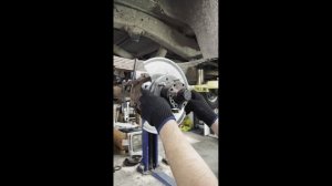 Видео инструкция по установке задних дисковых тормозов на УАЗ военный мост