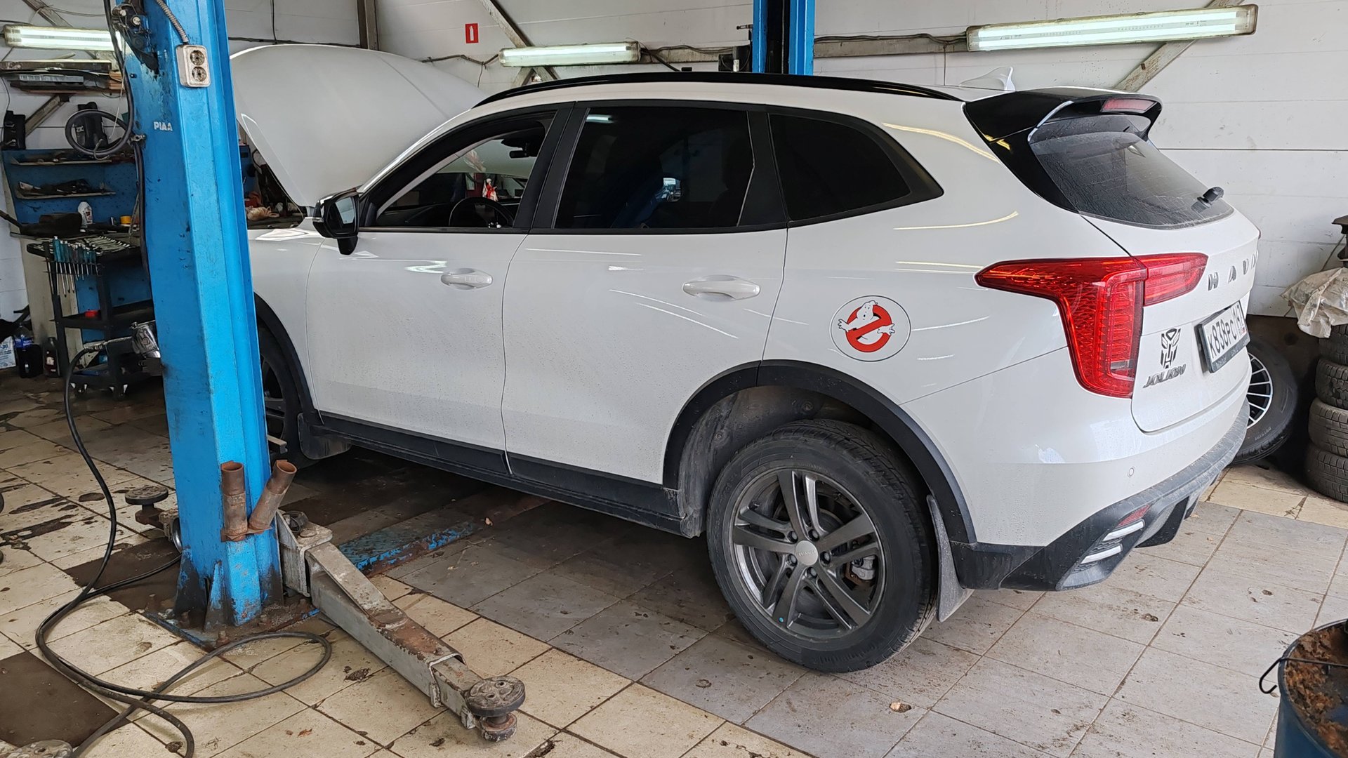 Смотрим днище Хавал Джолион 46 тыс пробег полтора года авто смотреть онлайн