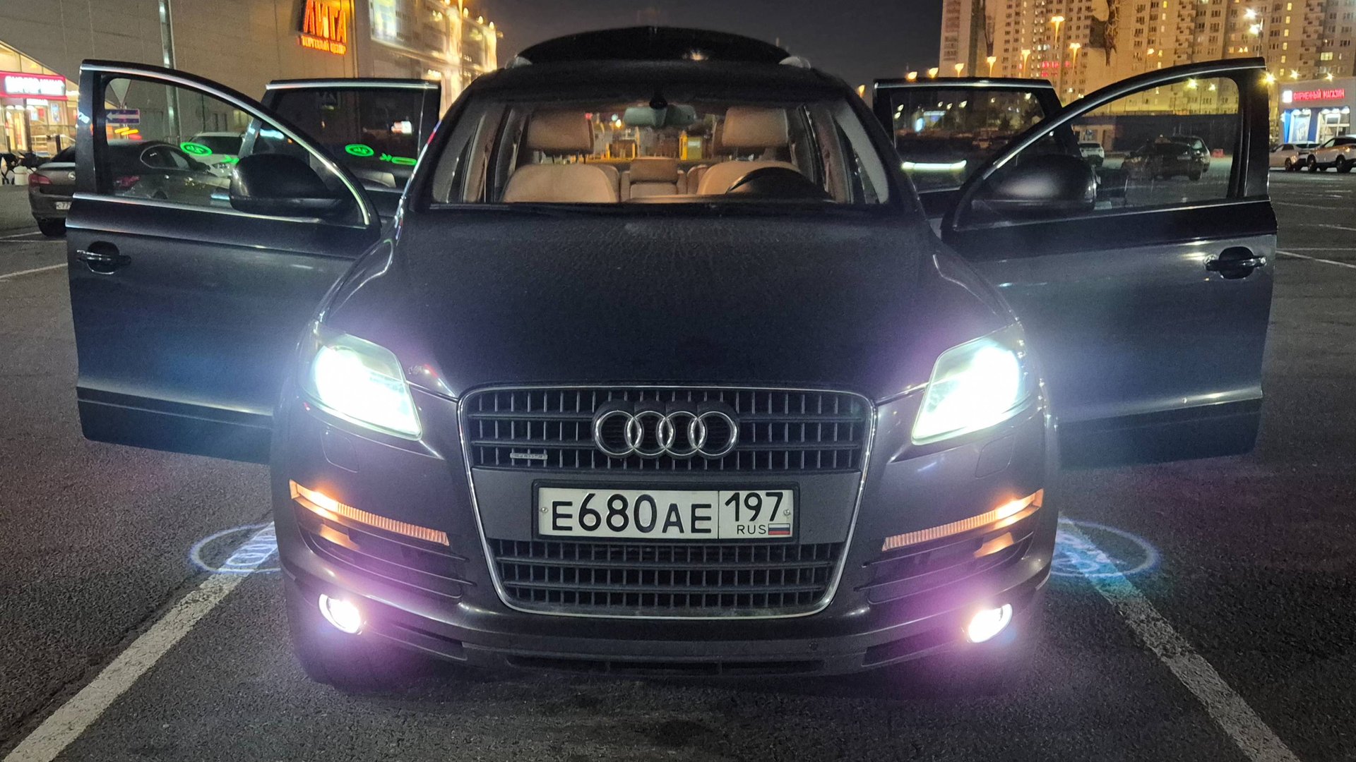 AUDI Q7 смотреть онлайн