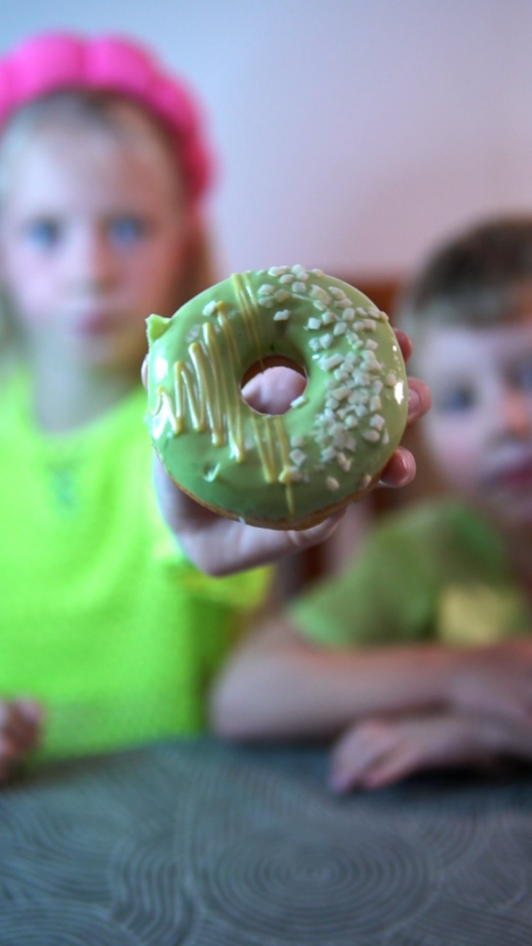 ПРОБУЕМ ПОНЧИКИ 🍩 смотреть онлайн