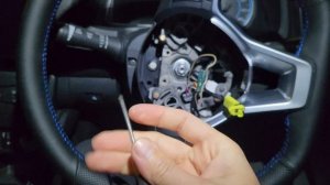 как снять руль на nissan leaf ze1