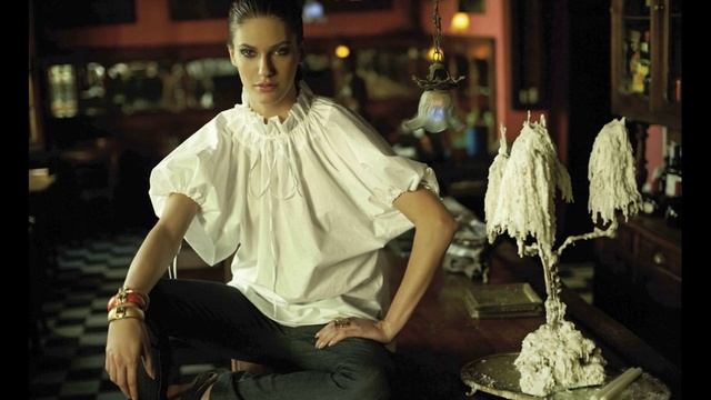 Каролин Францисчини ( Caroline Francischini )