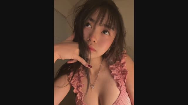 Юные девчата с внушительным бюстом смотреть онлайн